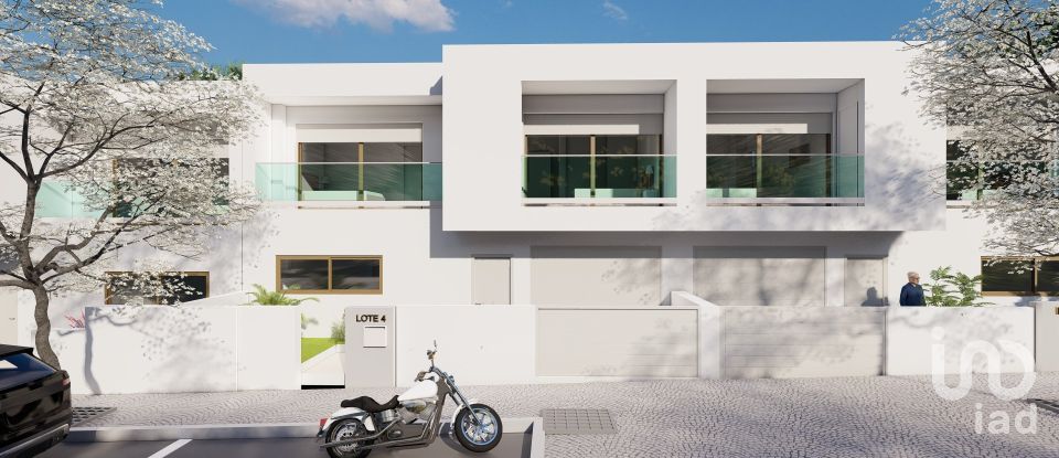 Casa T4 em Luz de 187 m²