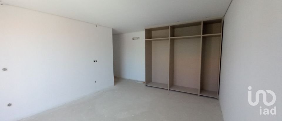 Apartment T3 in Mafamude e Vilar do Paraíso of 113 m²