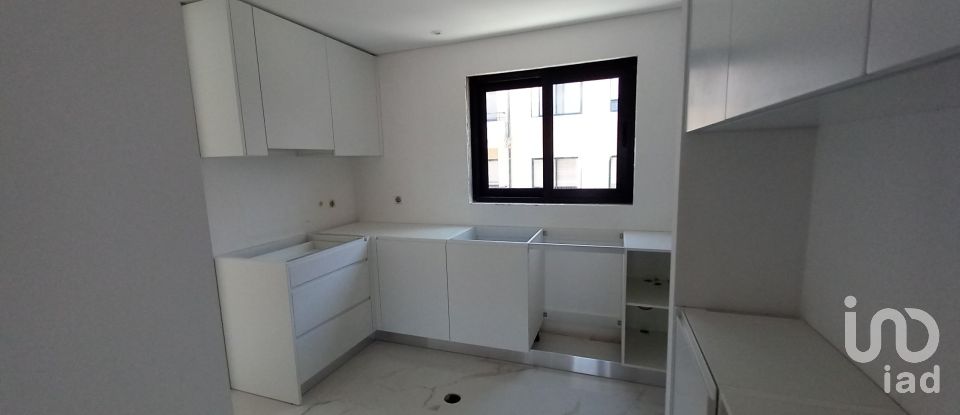 Apartment T3 in Mafamude e Vilar do Paraíso of 113 m²