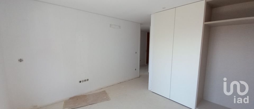 Apartment T3 in Mafamude e Vilar do Paraíso of 116 m²