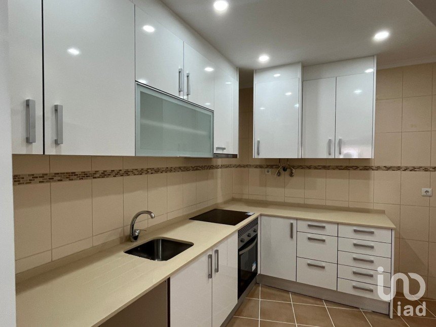 Casa tradicional T1 em Palmela de 85 m²