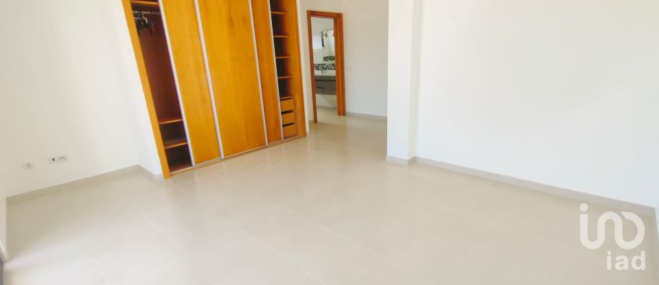 Casa / Villa T3 em Olho Marinho de 192 m²