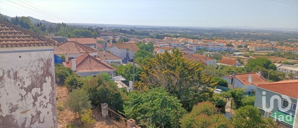 Casa tradicional T6 em Palmela de 216 m²