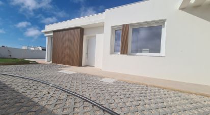 House T3 in Lourinhã e Atalaia of 120 m²