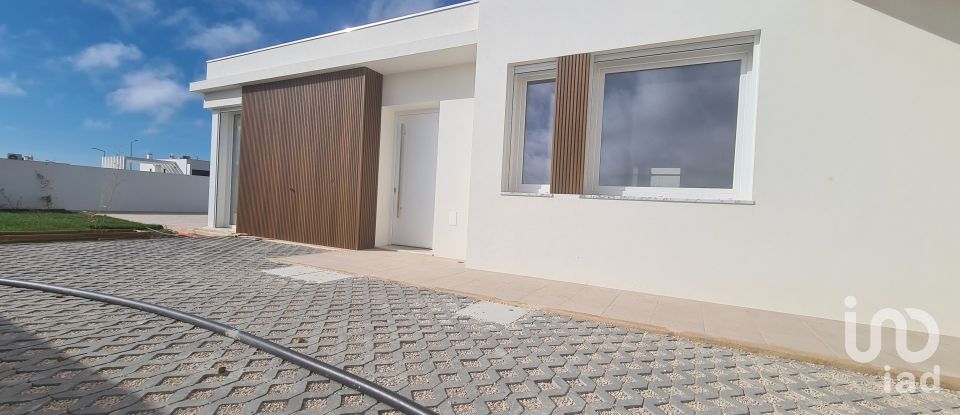 House T3 in Lourinhã e Atalaia of 120 m²