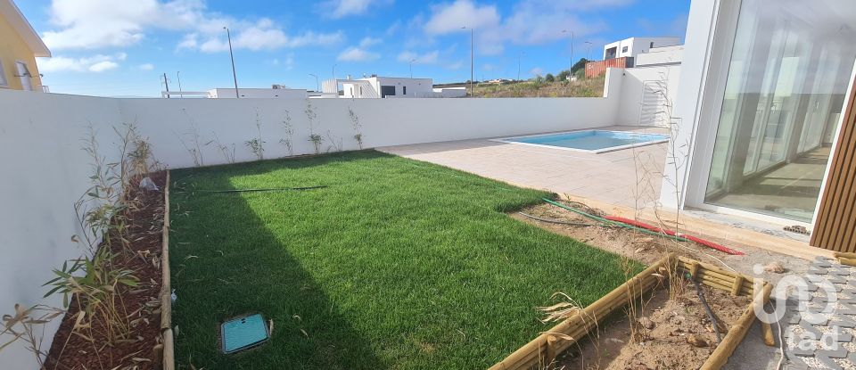 House T3 in Lourinhã e Atalaia of 120 m²