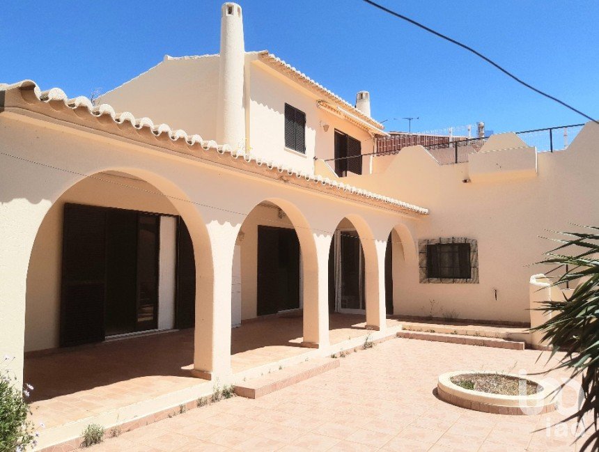 Lodge T5 in Silves of 166 m²