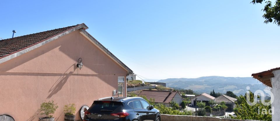 Maison de village T4 à Boticas e Granja de 98 m²