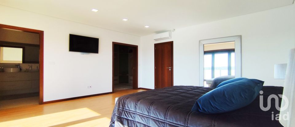 Casa T4 em Anha de 372 m²