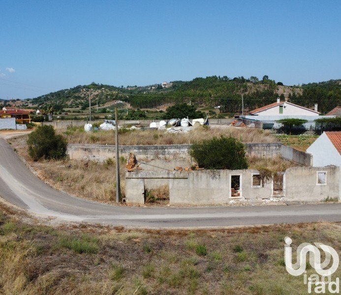 Casa de aldeia T0 em Azoia de Cima e Tremês de 200 m²