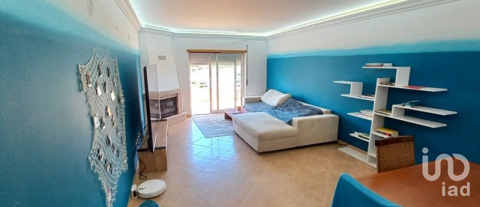 Apartment T2 in Carvoeira of 101 m²