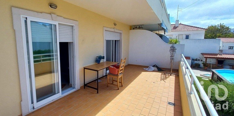 Apartment T2 in Carvoeira of 101 m²