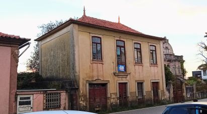 House T4 in Cortegaça of 324 m²