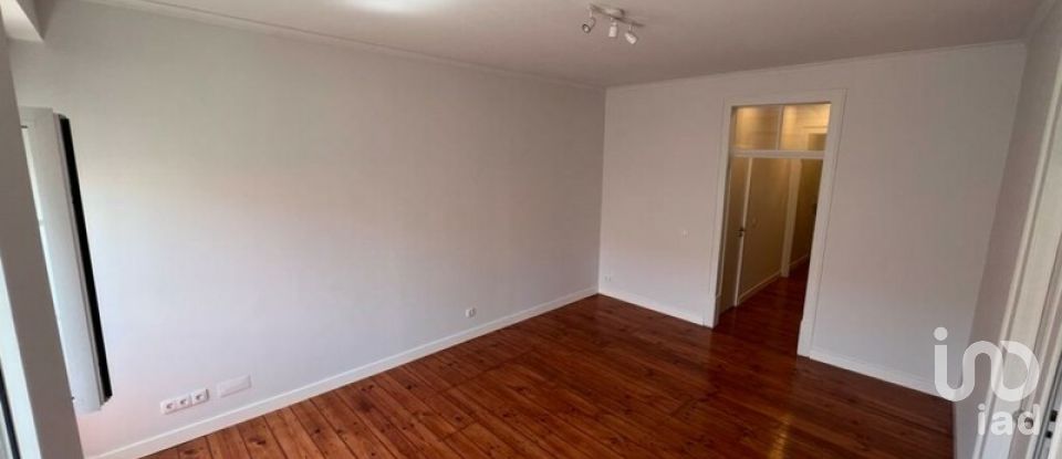 Apartamento T2 em Alcântara de 70 m²