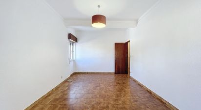 Apartamento T2 em Baixa Da Banheira E Vale Da Amoreira de 81 m²