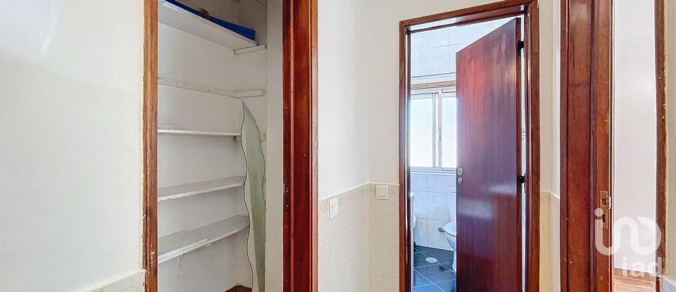 Apartamento T2 em Baixa Da Banheira E Vale Da Amoreira de 81 m²