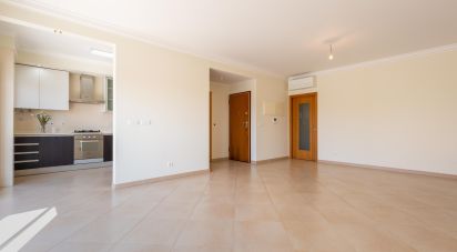 Apartment T2 in Santa Iria de Azoia, São João da Talha e Bobadela of 80 m²