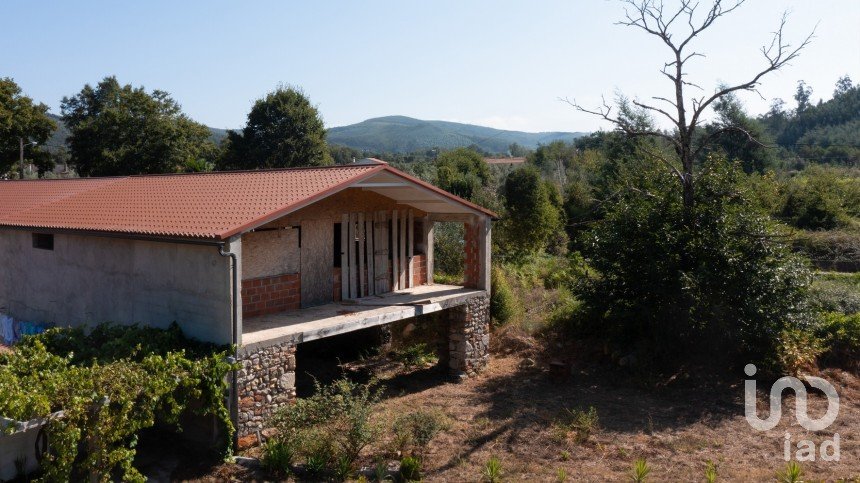 Maison de campagne T0 à Vila Nova do Ceira de 260 m²