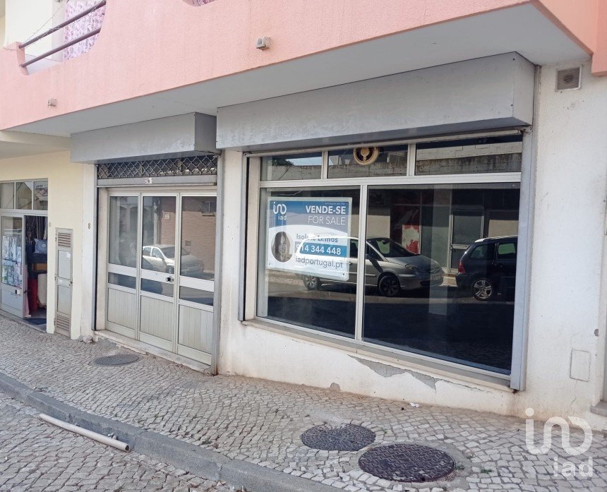 Shop / premises commercial in Cadaval e Pêro Moniz of 142 m²