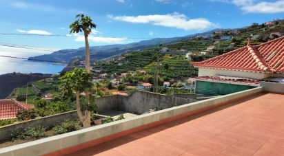 Maison T4 à Ribeira Brava de 155 m²