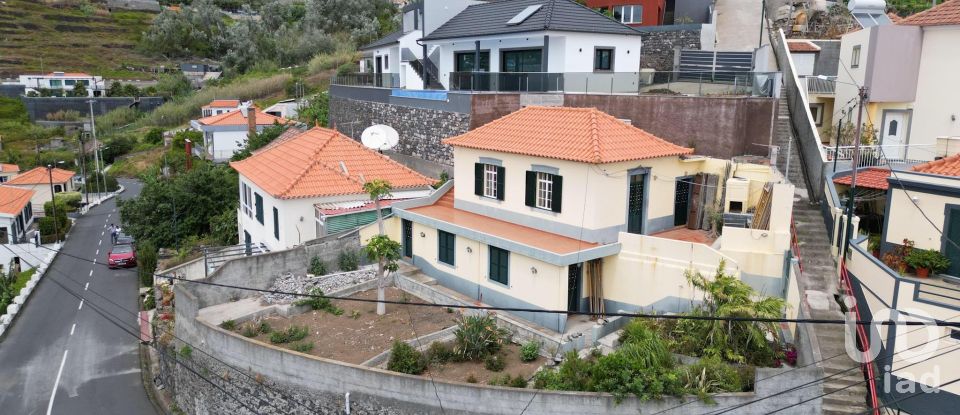 Casa / Villa T4 em Ribeira Brava de 155 m²