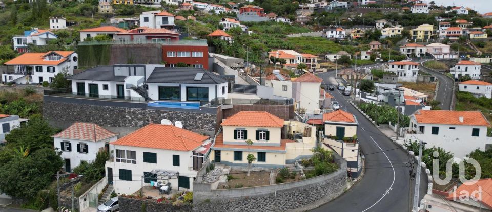 Casa / Villa T4 em Ribeira Brava de 155 m²