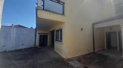 Casa T4 em Carapinheira de 209 m²