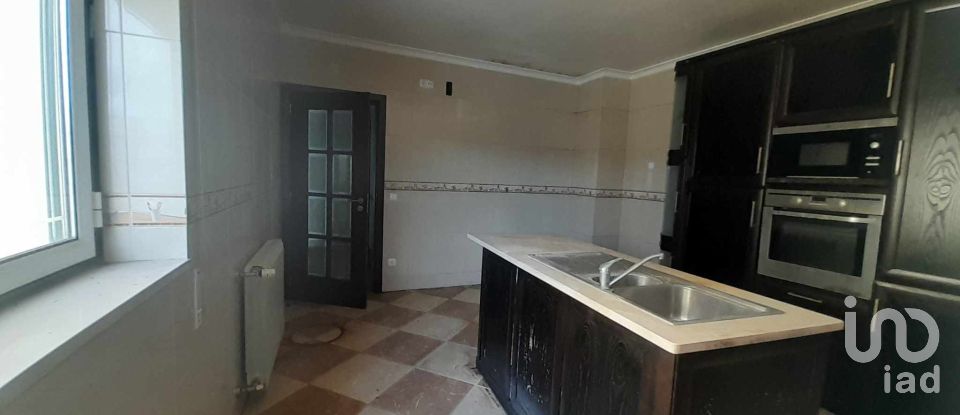 Casa T4 em Carapinheira de 209 m²