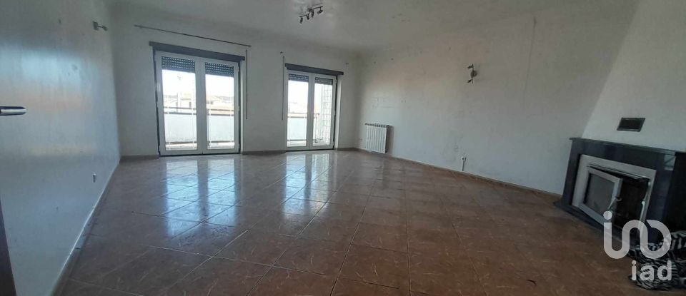 Casa T4 em Carapinheira de 209 m²