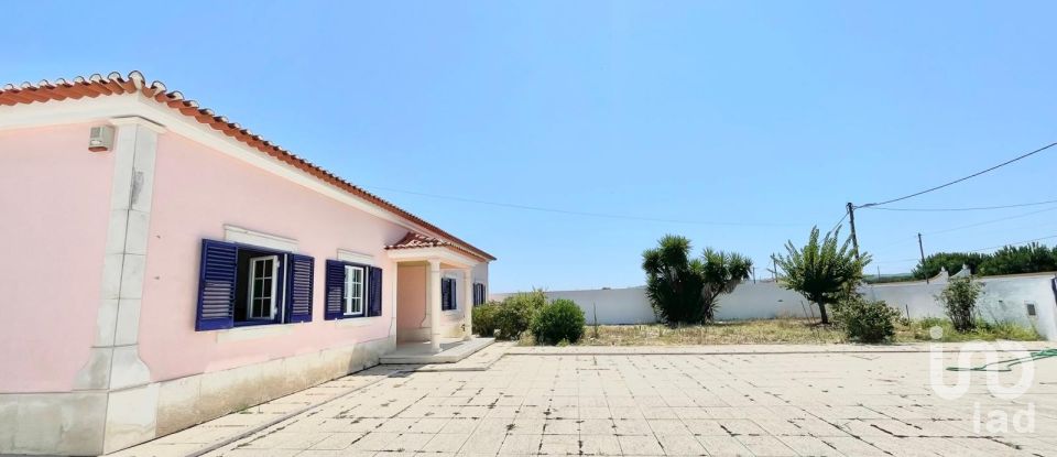 Gîte T5 à Almeirim de 397 m²