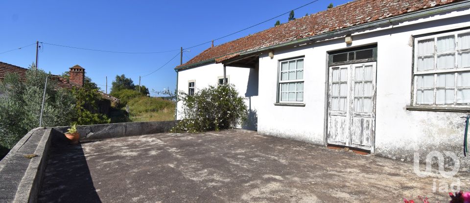 Casa tradicional T4 em São Miguel, Santa Eufémia e Rabaçal de 355 m²