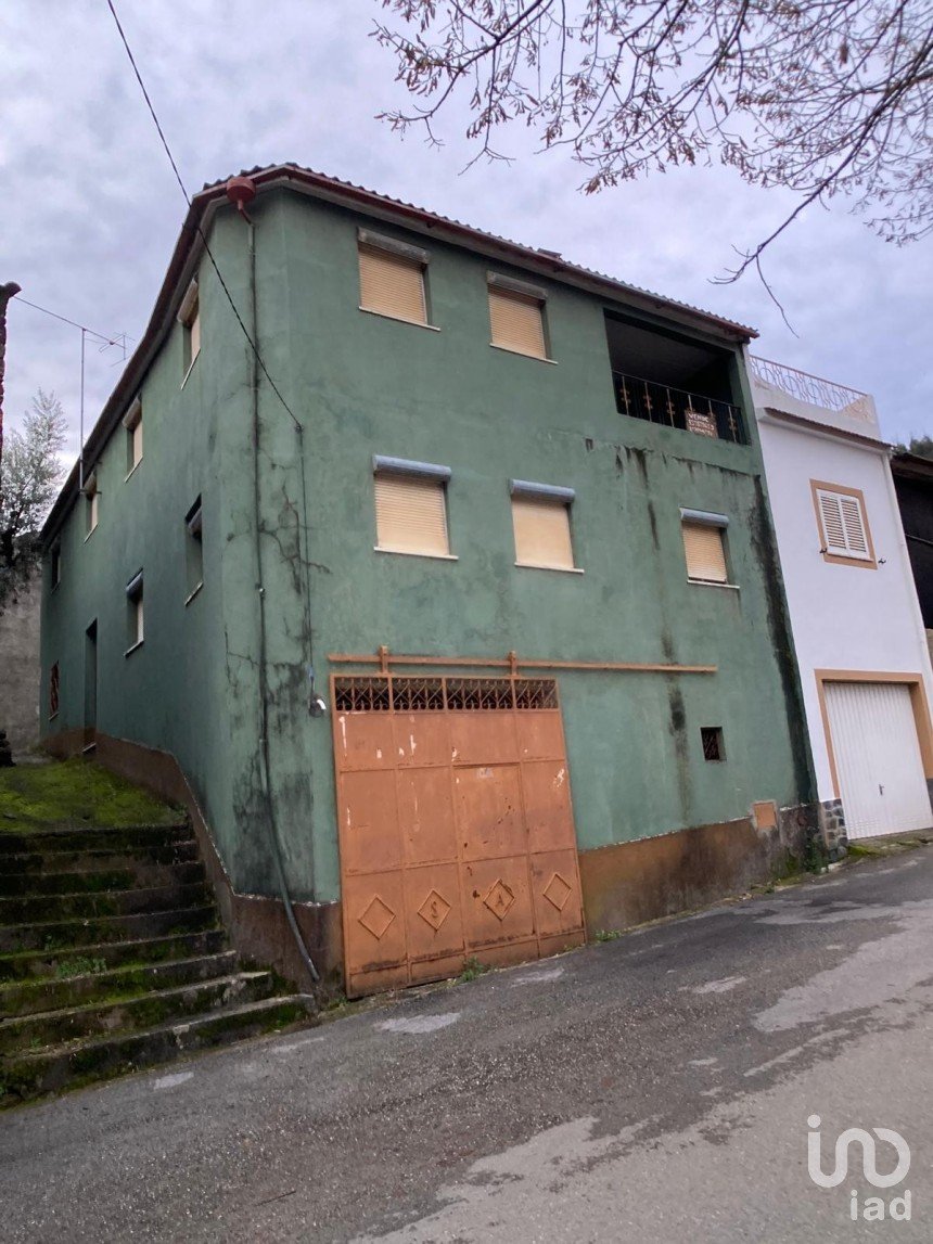 Casa de aldeia T0 em Sobreira Formosa e Alvito da Beira de 206 m²