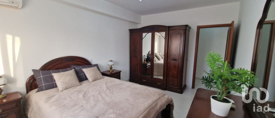 Apartamento T3 em Quelfes de 120 m²