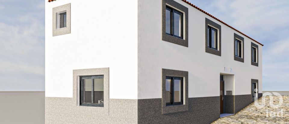 House T2 in Alenquer (Santo Estêvão e Triana) of 84 m²