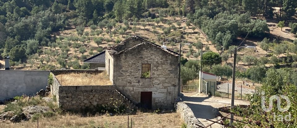 Bâtiment à Longa de 763 m²