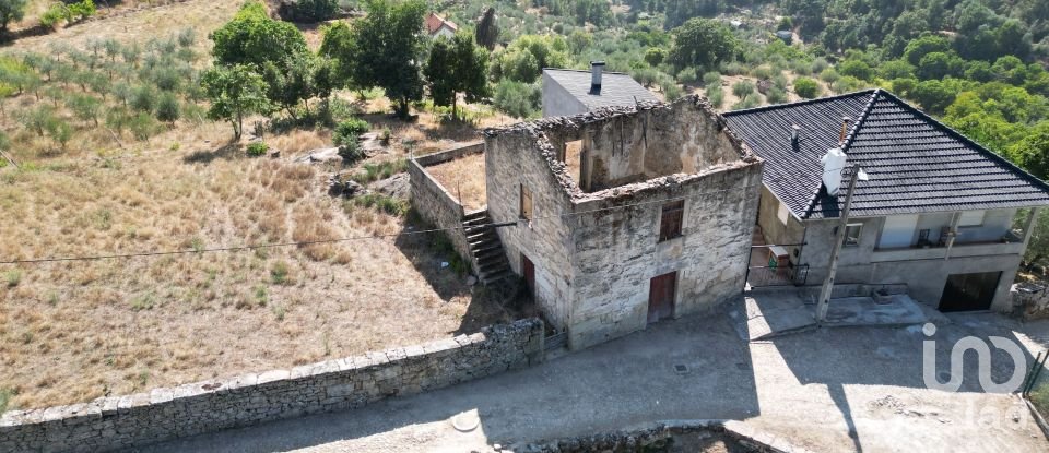 Bâtiment à Longa de 763 m²