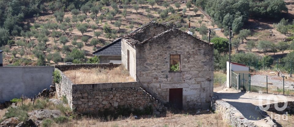 Bâtiment à Longa de 763 m²