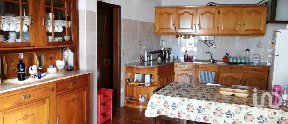 Lodge T4 in Alvares of 280 m²