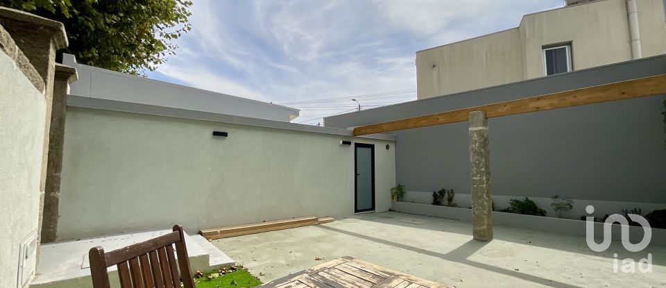 Casa T3 em Arcozelo de 186 m²