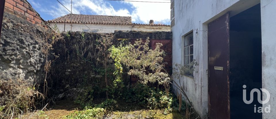 Casa de aldeia T3 em Covas e Vila Nova de Oliveirinha de 150 m²