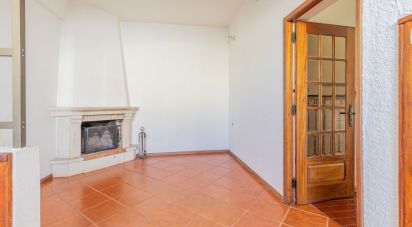 Traditional house T4 in Antuzede e Vil de Matos of 63 m²