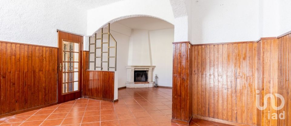 Traditional house T4 in Antuzede e Vil de Matos of 63 m²