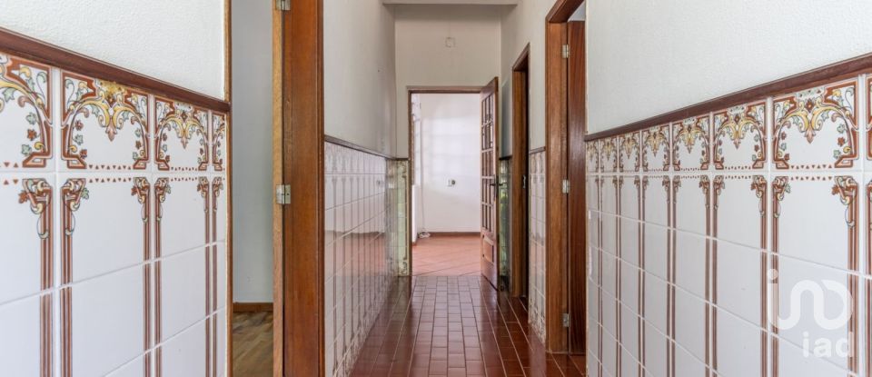 Traditional house T4 in Antuzede e Vil de Matos of 63 m²