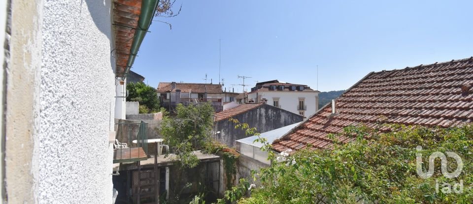 Maison traditionnelle T4 à São Miguel, Santa Eufémia e Rabaçal de 180 m²