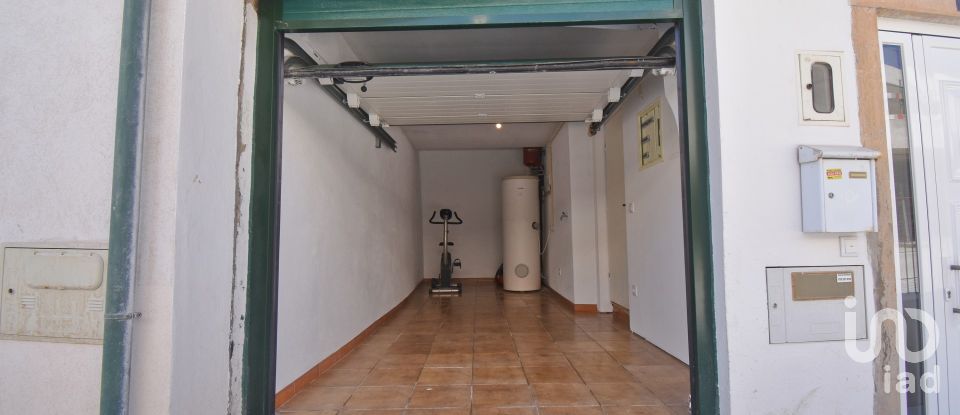 Casa tradicional T4 em São Miguel, Santa Eufémia e Rabaçal de 180 m²