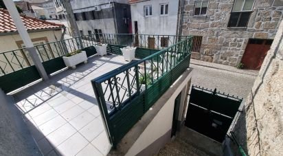 Casa tradicional T4 em Lajeosa do Mondego de 194 m²