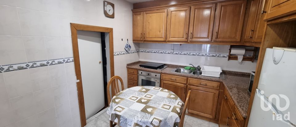 Casa tradicional T4 em Lajeosa do Mondego de 194 m²