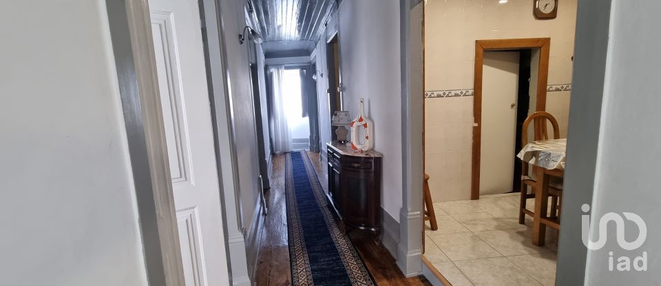 Casa tradicional T4 em Lajeosa do Mondego de 194 m²