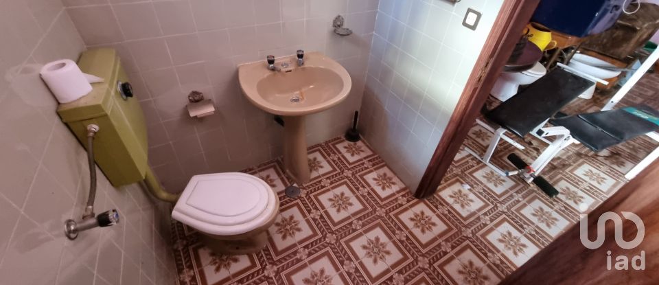 Casa tradicional T4 em Lajeosa do Mondego de 194 m²