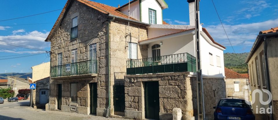 Maison traditionnelle T4 à Lajeosa do Mondego de 194 m²